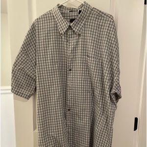 Van Heusen men’s shirt.  3XL.  EUC